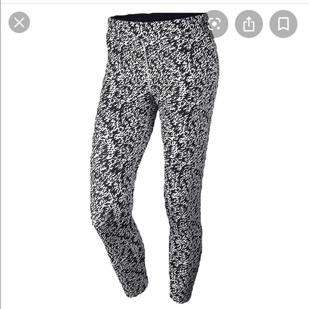 NIKE | Pronto Essential Running Crops - Picture 2 of 8